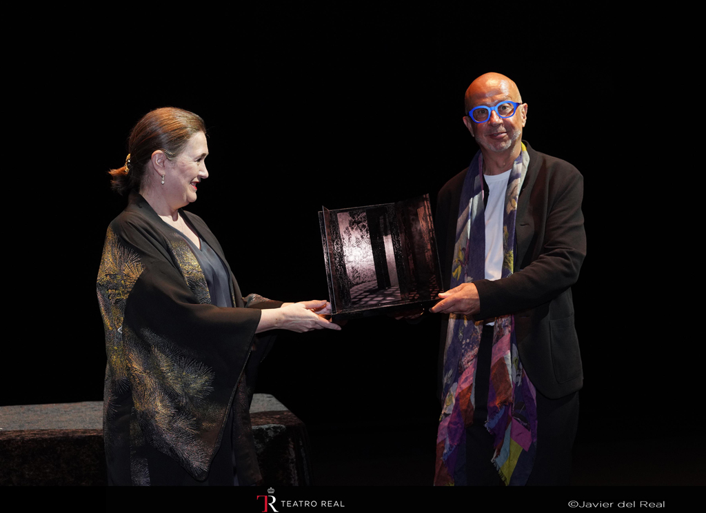 Mehr über den Artikel erfahren MARTIN WINKLER – Künstler-Preis ‚Teatro Real Awards 2024‘
