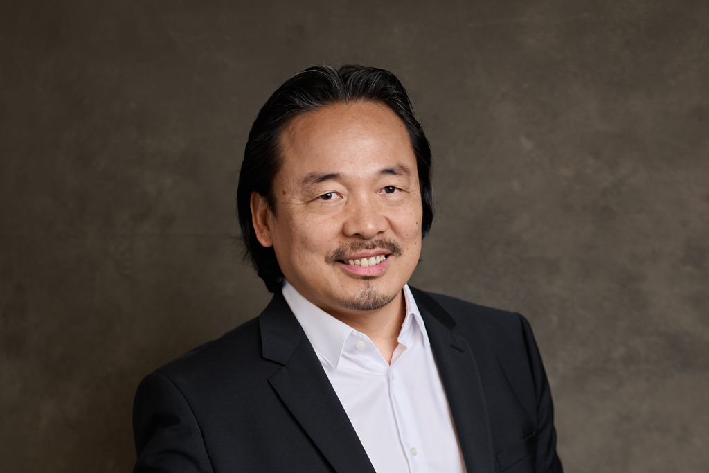 Mehr über den Artikel erfahren KS LIANG LI – Philipp II. in „Don Carlo“ an der Deutsche Oper Berlin